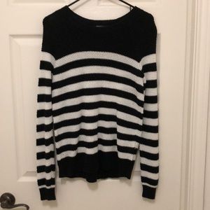 Old Navy women’s sweater